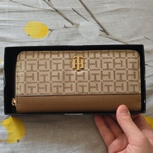 Tommy Hilfiger Tan and Brown Logo Wallet